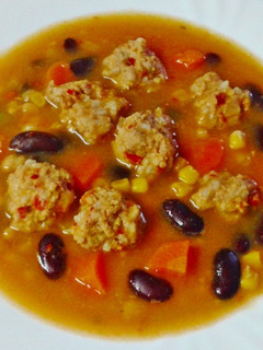 Csípős-chilis húsgombócleves recept fotója