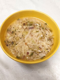 Una foto de Sopa de verduras con ajo, muy rápida!