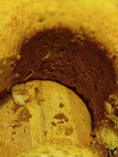 Túrós kuglóf mazsolás sütőporral recept fotója