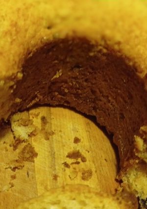 Túrós kuglóf mazsolás sütőporral recept fotója