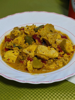 Una foto de Suculento arroz caldoso integral con atún fresco