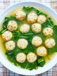 Foto di Pallottine in brodo con bietola