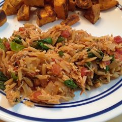 A picture of Chicken and Spinach Orzo.