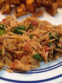 A picture of Chicken and Spinach Orzo.