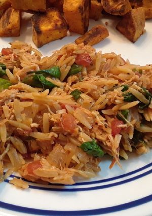A picture of Chicken and Spinach Orzo.