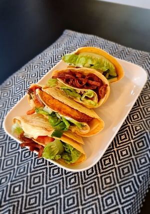 Foto resep Tortilla Wrap With Smoked Beef And Chicken Burger