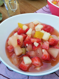Una foto de Macedonia de frutas