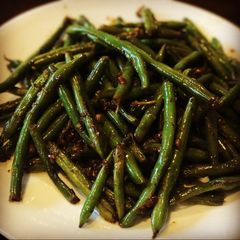 A picture of Buttery Garlic Green Beans.