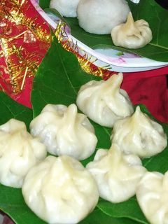 ड्राई फ्रूट्स स्टिम मोदक (dry fruits steam modak recipe in Hindi) रेसिपी मुख्य फोटो