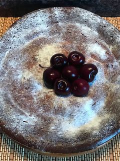 Una foto de Tarta de mascarpone y cerezas