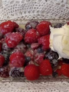 A picture of Frozen Berries with White Chocolate Sauce.