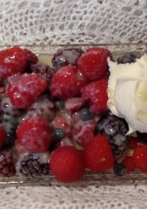 A picture of Frozen Berries with White Chocolate Sauce.