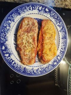 Una foto de Pizza de berenjena con jamón dulce