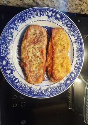 Una foto de Pizza de berenjena con jamón dulce