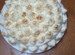 Una foto de Torta buttercream flameada