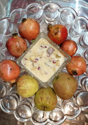 A picture of Fruit Custard.