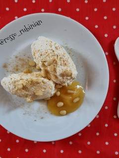 Foto di Quenelle di ricotta di bufala