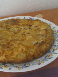 Una foto de Tortilla de patata y gambas estilo Sarrau