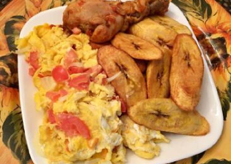 Fried eggs with fried plantain