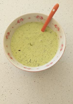 Una foto de Mayonesa de cilantro y albahaca