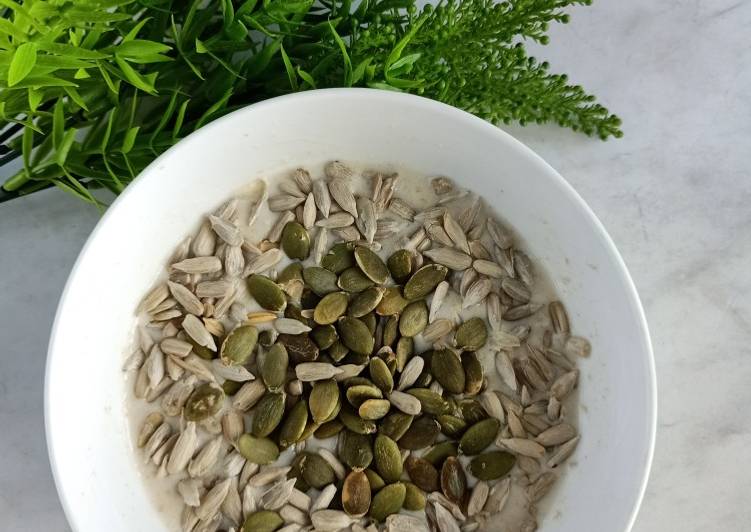 Cara Memasak Cepat Oatmeal Biji Sun flower dan Pumpkin Ala Restoran