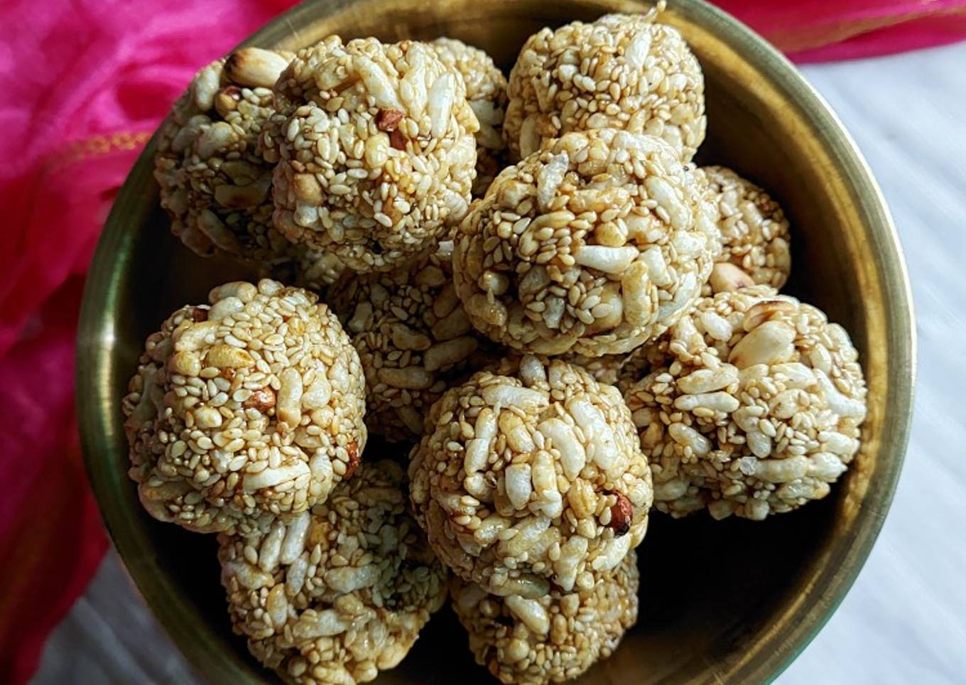 Til Mumura badam laddoo / Sesame peanut laddoo