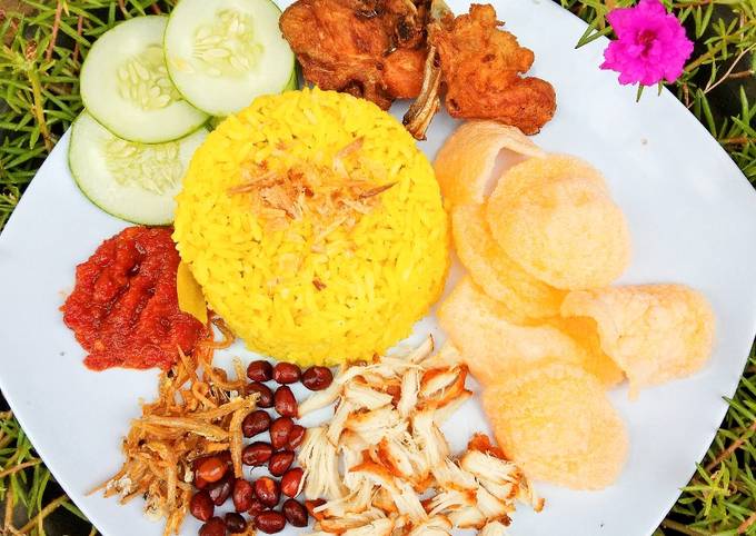 Resep Nasi Kuning Simpel Oleh Resi Uttia Nazori Cookpad 1688