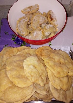 Una foto de Tortas fritas y empanadas dulces