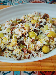 Una foto de Ensalada de arroz tricolor con atún y alga dulse