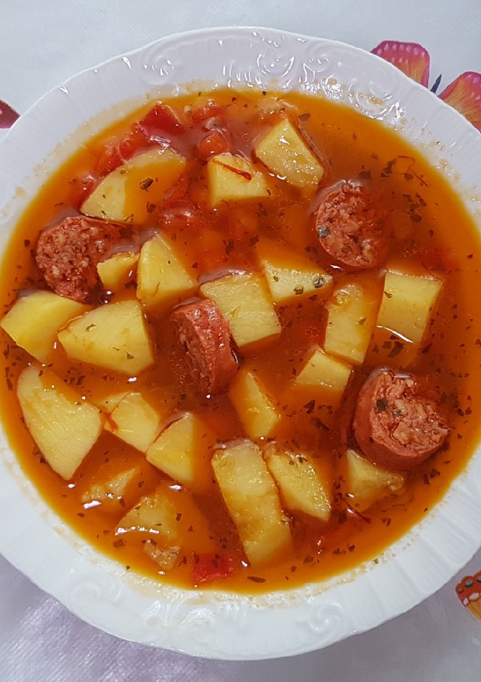 Una foto de Patatas con chorizo