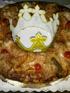 Una foto de Roscón de Reyes de hojaldre