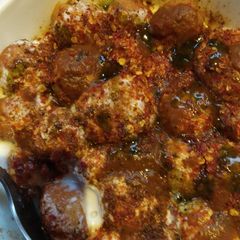 A picture of Khatta Aloo chaat.
