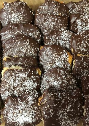 Una foto de Galletas 🍪 de chocolate 🍫 y coco 🥥
