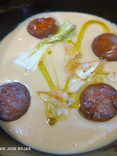 Una foto de Crema de judías con chorizo