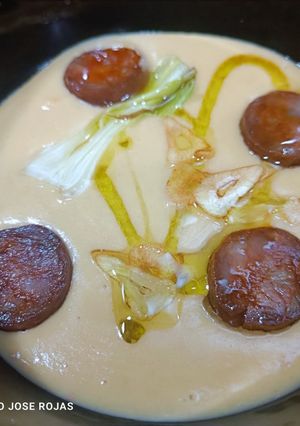 Una foto de Crema de judías con chorizo