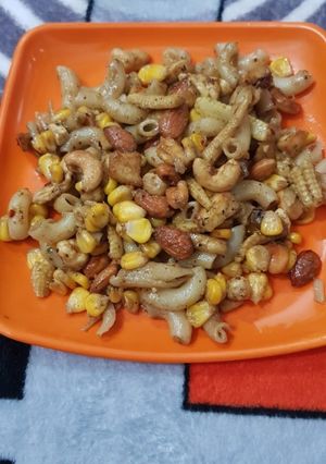 A picture of Macaroni dry fruit chat!!.