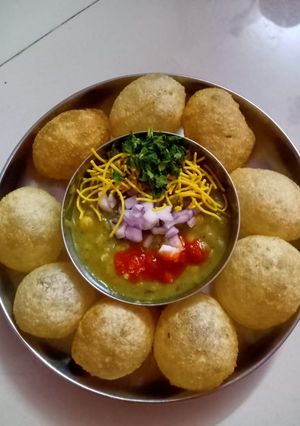 ચટપટ્ટી રગડા પુરી રેસીપી મુખ્ય ફોટો