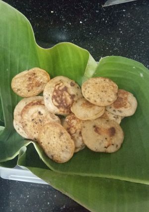 A picture of Unniyapam Keralite sweet dish.