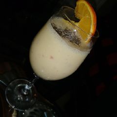 A picture of Pineapple & banana smoothie.