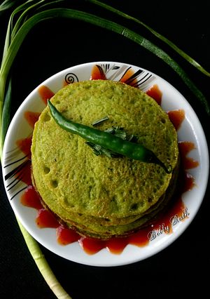 A picture of Green garlic oats pan cake.
