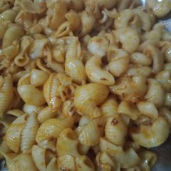 A picture of Macaroni.