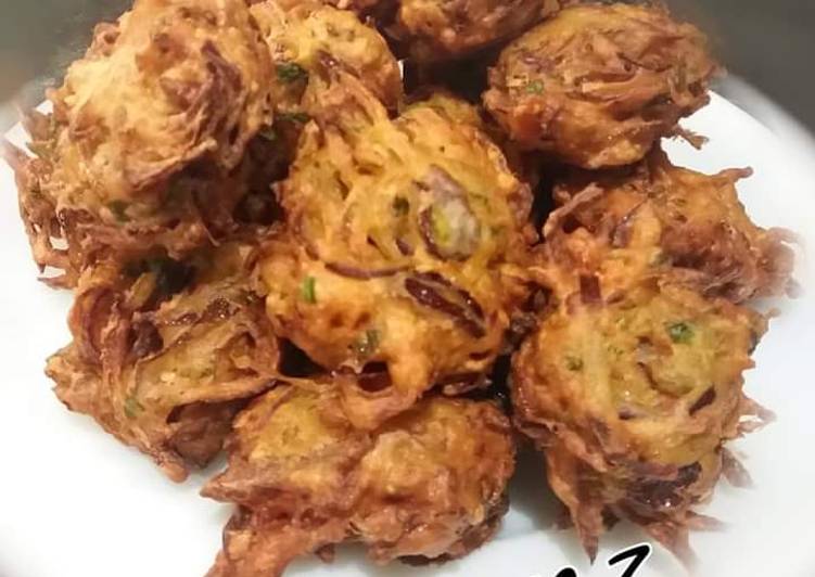 Step-by-Step Guide to Make Quick 🌶🥗Onion Bhaji🥗🌶