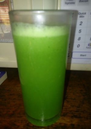 Una foto de Jugo vegetariano para desinflamar el vientre a la Mario, s