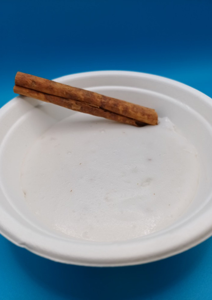 Una foto de Menjablanc con leche de coco
