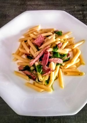 Foto di Pennette rigate speck e rucola