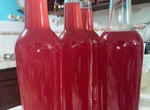 Una foto de Vino artesanal de Cranberries