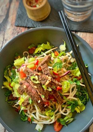 A picture of Thai Beef Salad.