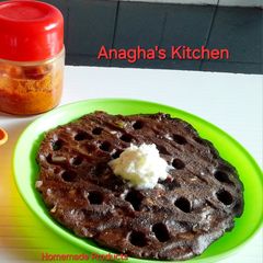 A picture of Nachani Thalipith (Ragi Masala Roti).