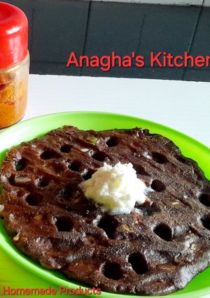 A picture of Nachani Thalipith (Ragi Masala Roti).