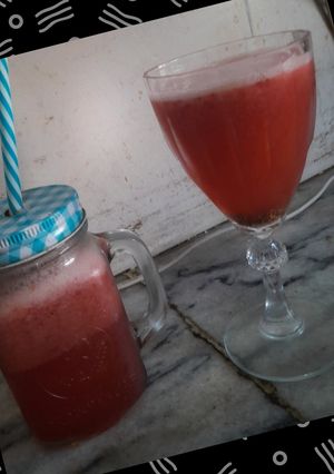 A picture of Strawberry Lemonade.